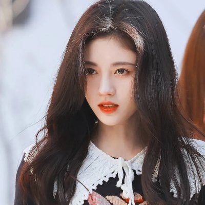 姑娘， 望着我